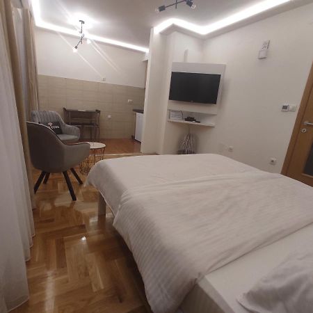 Studio Apartman Lukavica Saraievo Exterior foto