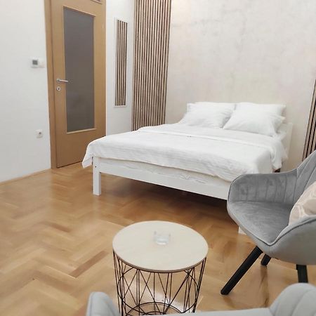 Studio Apartman Lukavica Saraievo Exterior foto
