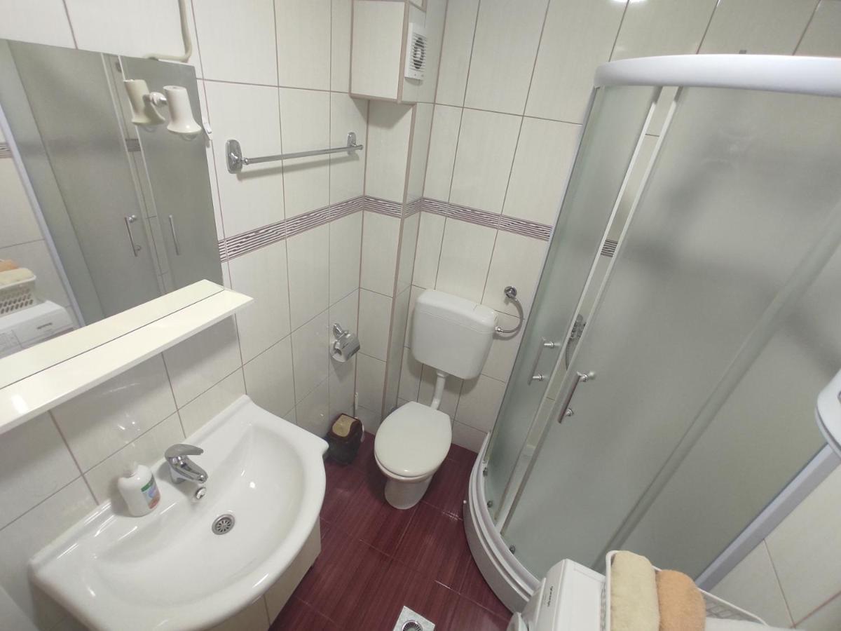 Studio Apartman Lukavica Saraievo Exterior foto